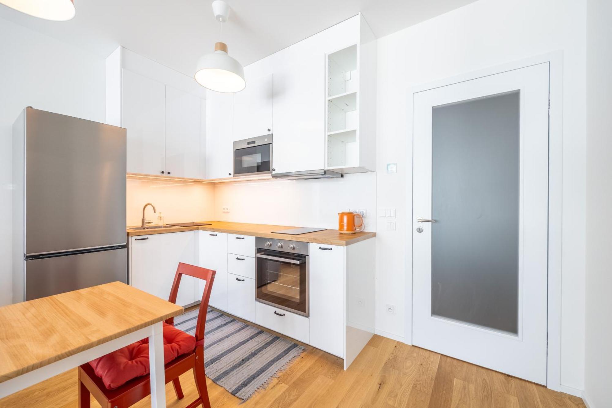 Peaceful And Cosy Newly Built With Parking * Prague